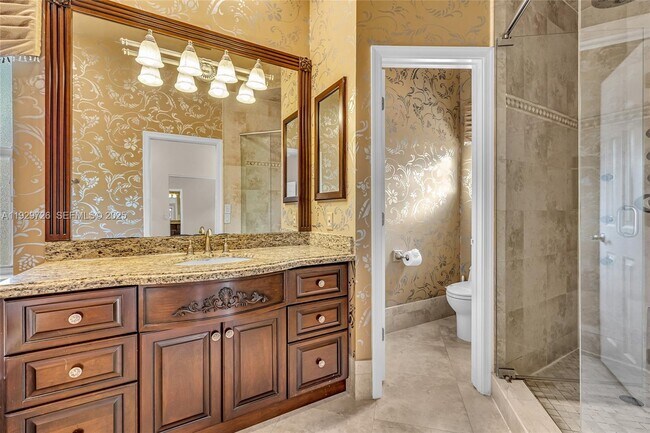 Building Photo - 949 Tanglewood Cir