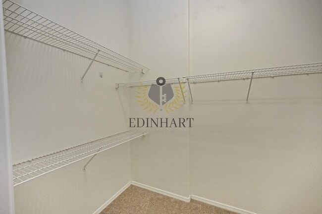 Building Photo - 3750 W Vincent Ln