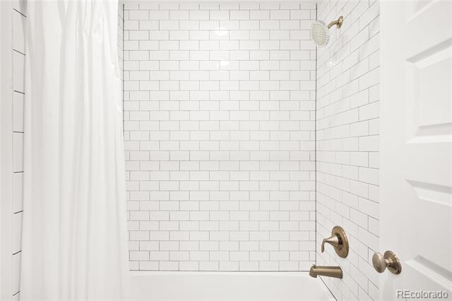 Building Photo - 9033 E Northfield Blvd