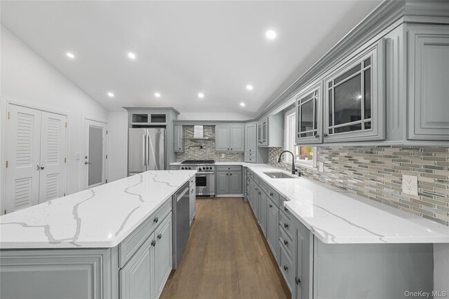 Building Photo - 257 Southlawn Ave