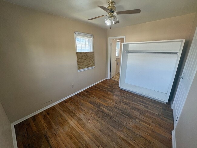 Building Photo - 1 bed 1 bath house