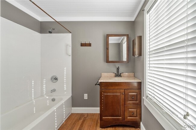 Building Photo - 201 Highbridge St