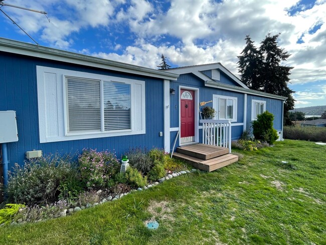 Building Photo - Remodeled Home Just Moments from Greenbank...