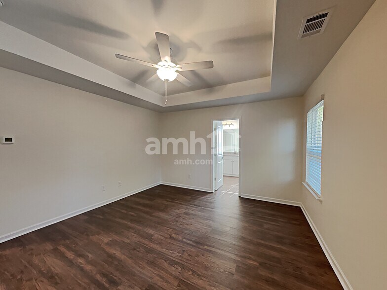 Building Photo - 20 Valley Brook Ct