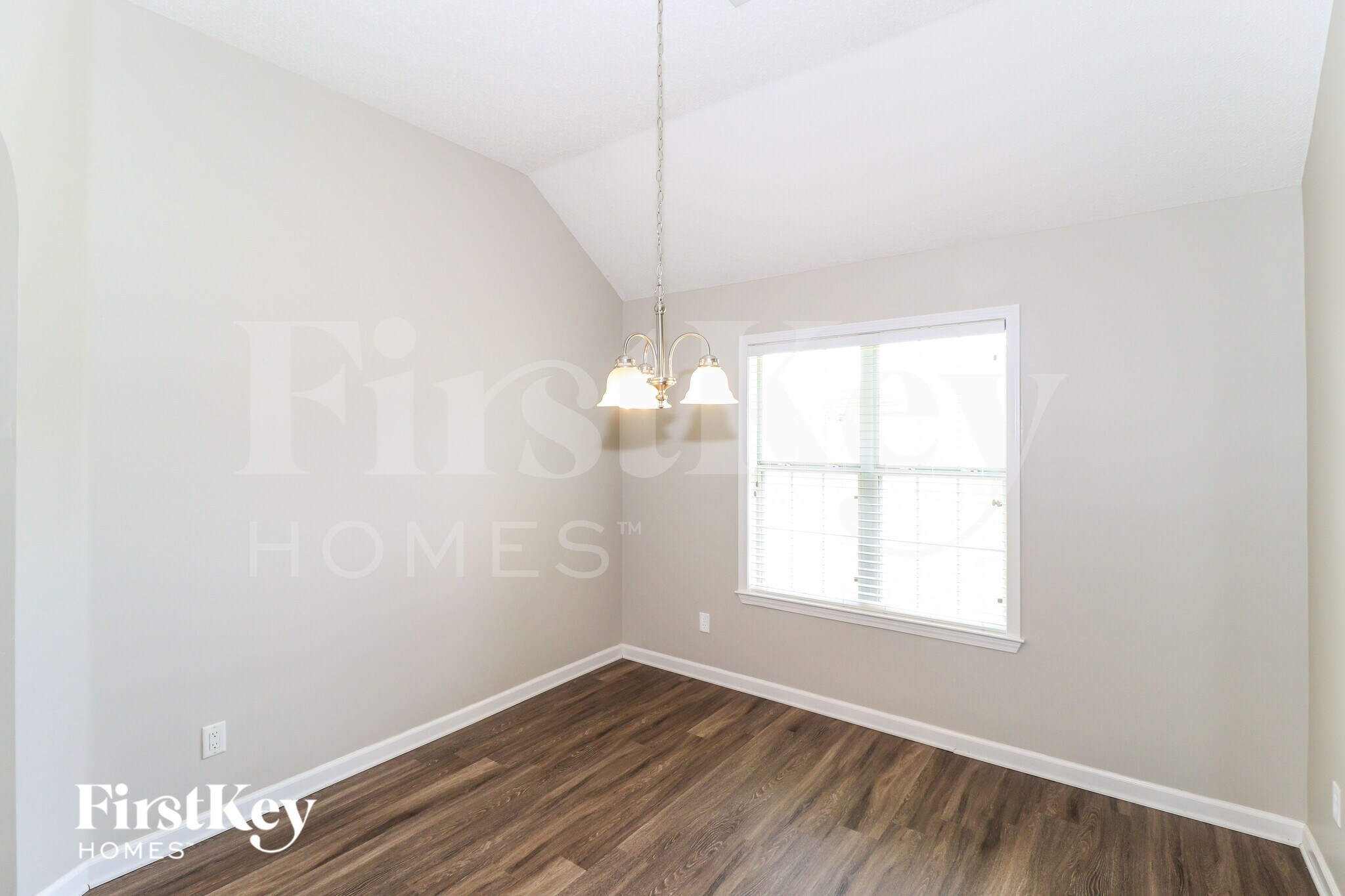 Building Photo - 4980 Rivercrest Ln
