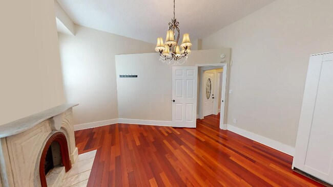 Building Photo - 2550 Sutter St