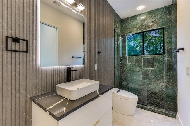Building Photo - 9409 Bell Mountain Dr