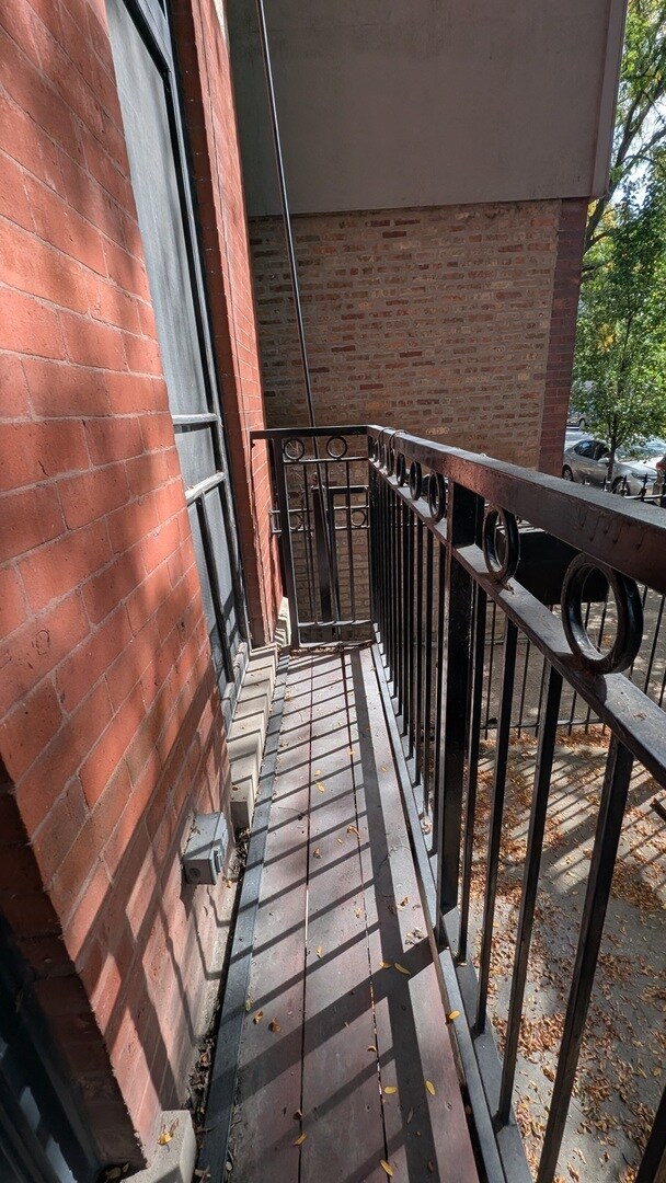 Building Photo - 1222 W Hubbard St
