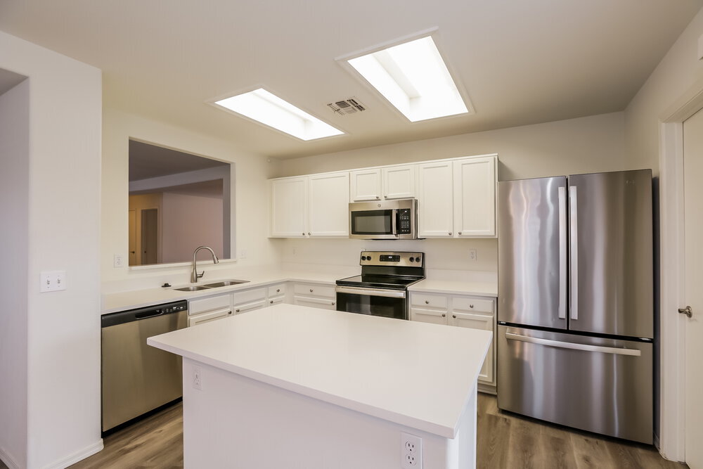 Building Photo - 5725 E Flower Cir