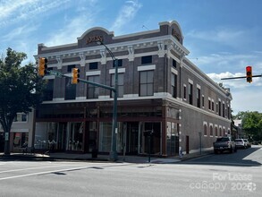 Building Photo - 300 S Main St