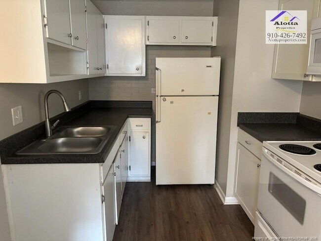Building Photo - 6604 Carloway Dr