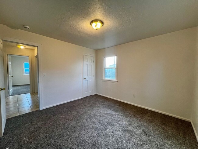 Building Photo - 1408 S 3rd Ave