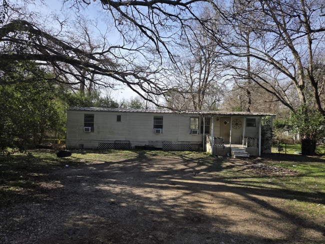 Building Photo - 2 B Harding St