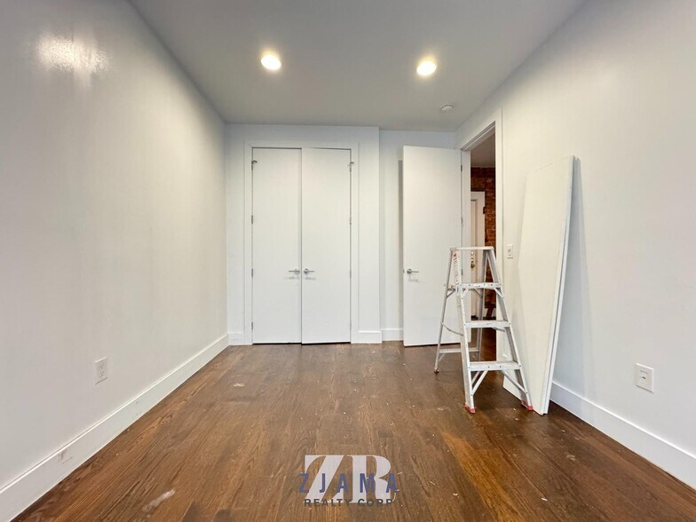 Building Photo - 410 Eastern Pkwy
