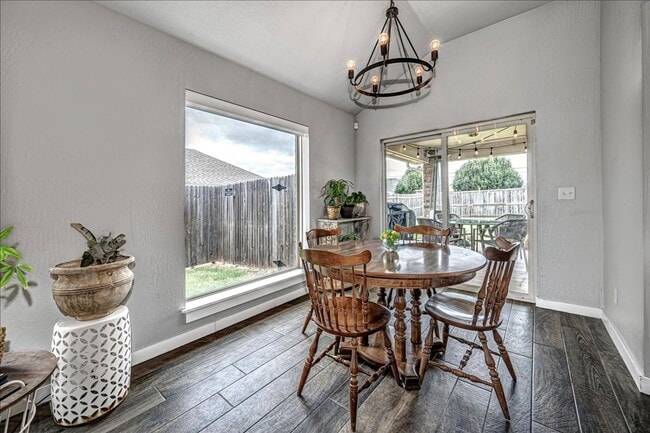 Building Photo - 10300 Glover River Dr