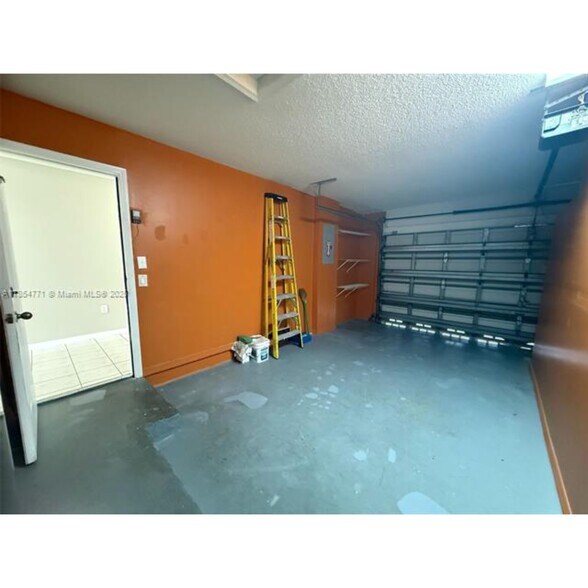 Building Photo - 15801 SW 85th St