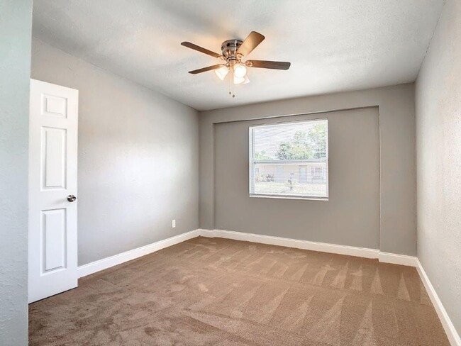 Building Photo - Completely upgraded 3/1 1196 Sq. Ft. with recently renovated bathroom and kitchen with GRANITE& a...