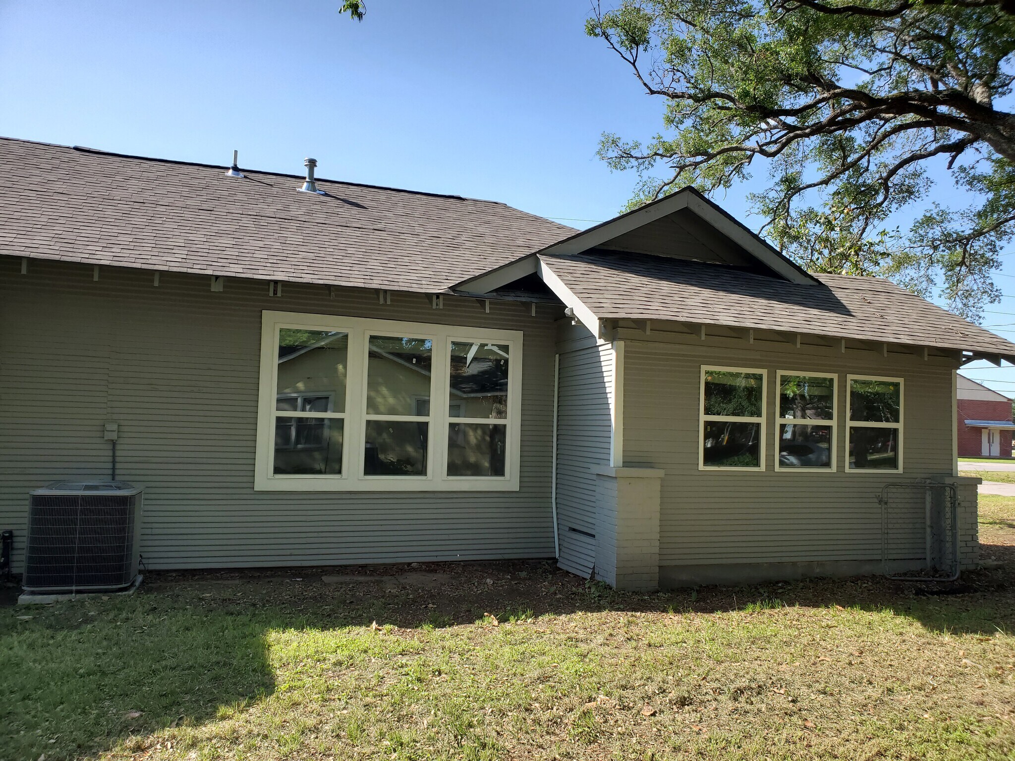 Building Photo - 6823 Guyler St