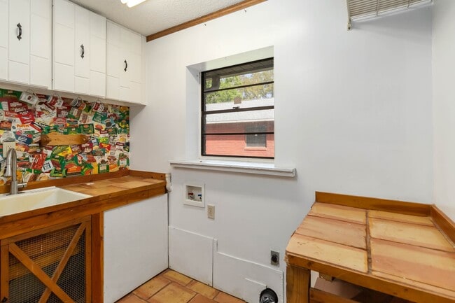 Building Photo - 9410 7th Ave