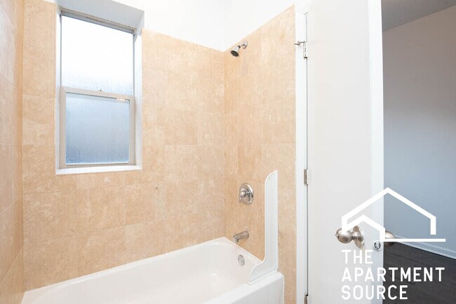 Building Photo - 5054 N Winthrop Ave