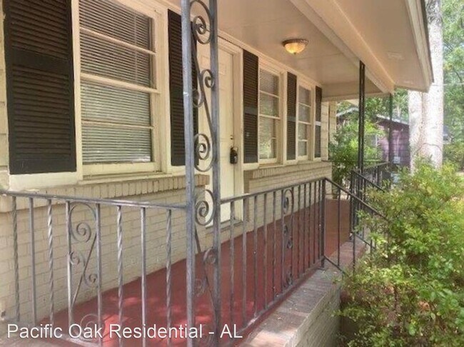 Building Photo - 3 br, 1 bath House - 108 16th Court Cir NE