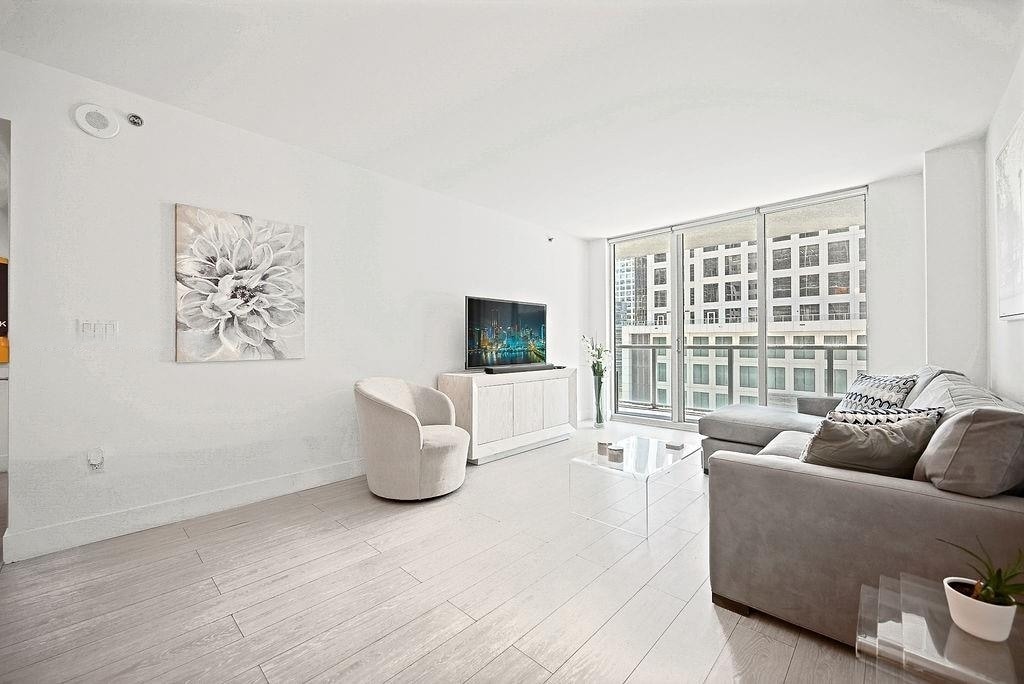Building Photo - 500 Brickell Ave