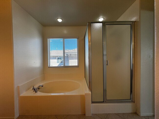 Building Photo - Spacious 4 bedroom in Murrieta for rent!