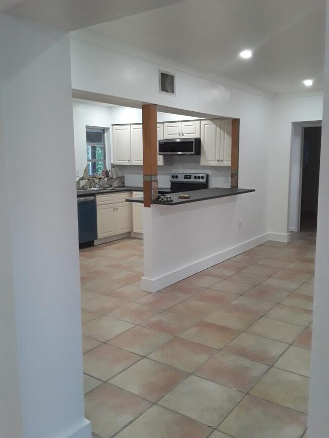 Building Photo - 451 NE 134th St