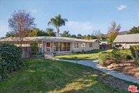 Building Photo - 914 El Paseo Rd