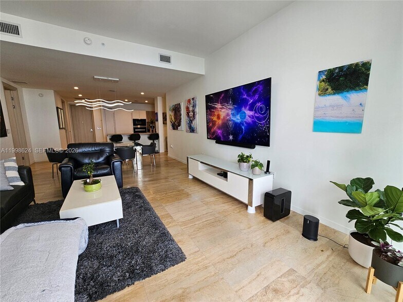 Building Photo - 1000 Brickell Plz