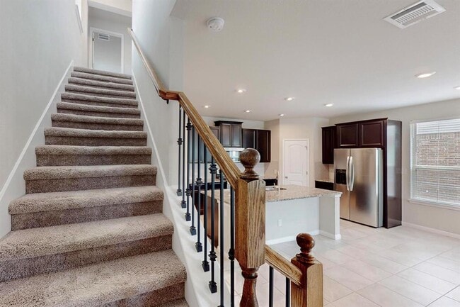 Building Photo - 2908 Harvester Ln