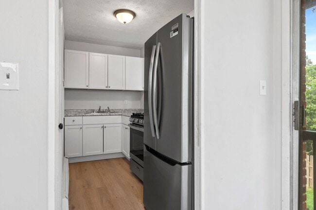 Building Photo - Gorgeous 3 bedroom home in Penn Hills avai...