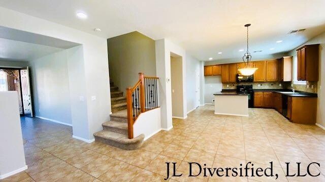 Building Photo - 4081 E Torrey Pines Ln