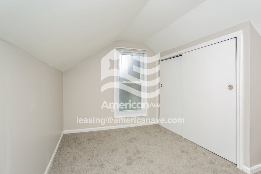 Building Photo - 1732 Sylvan Glen