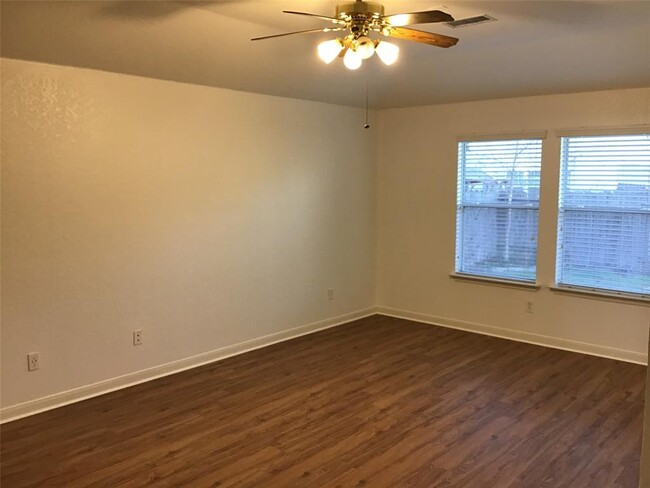 Building Photo - 54 Shimmer Pond Pl