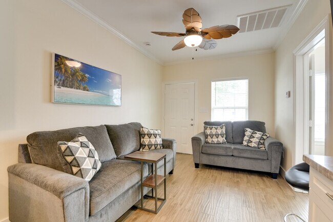 Building Photo - 1206 26th St