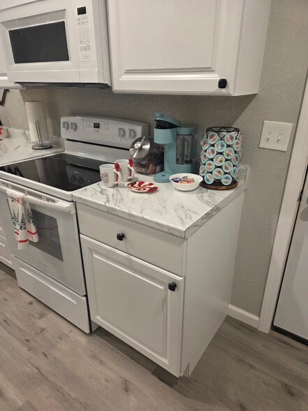 Building Photo - 2741 May St