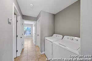 Building Photo - 308 E Cheryl Dr