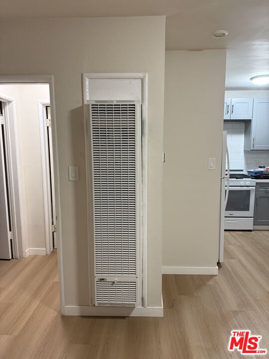 Building Photo - 950 N Genesee Ave