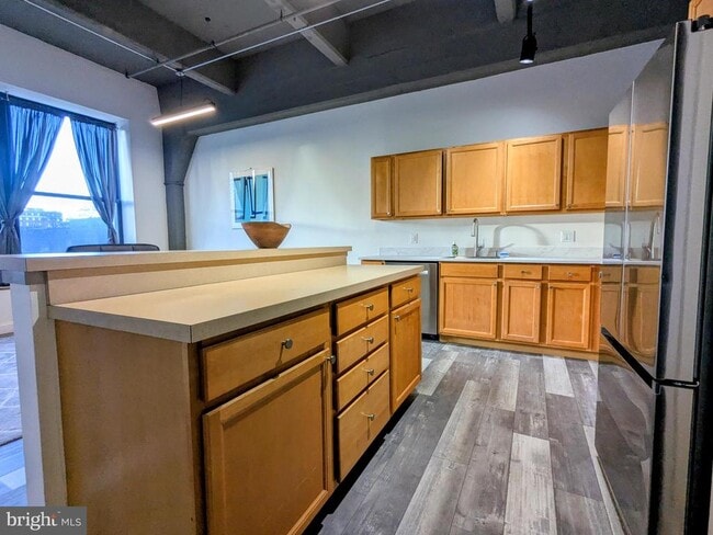 Building Photo - 511 N Broad St