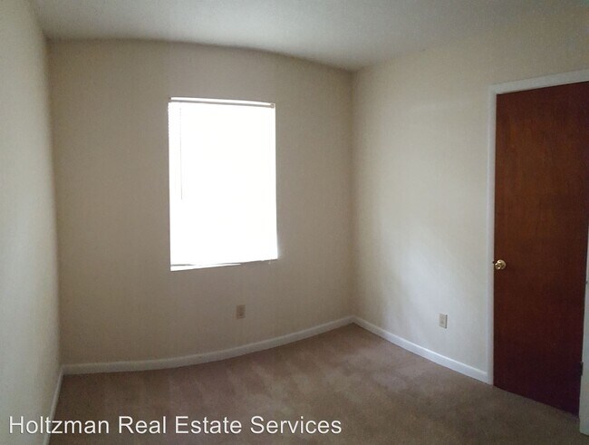 Building Photo - 3 br, 1.5 bath House - 235 Deerwood Drive