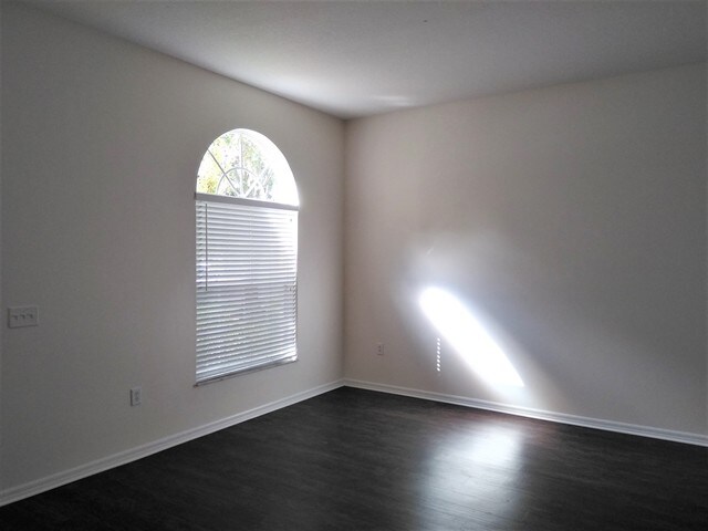 Building Photo - 1443 Baythorn Dr
