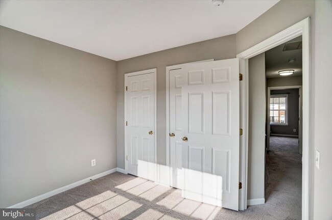 Building Photo - 43787 Virginia Manor Terrace