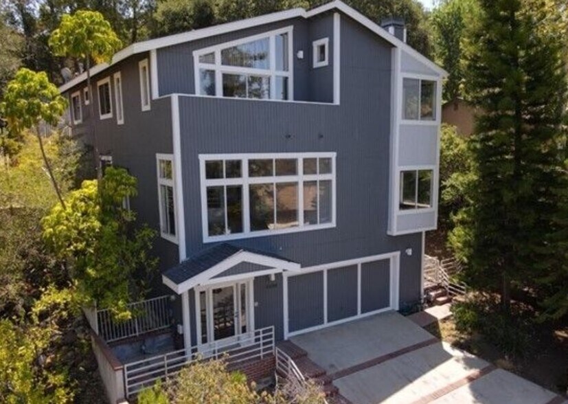 House Exterior - 3520 Pansy Dr