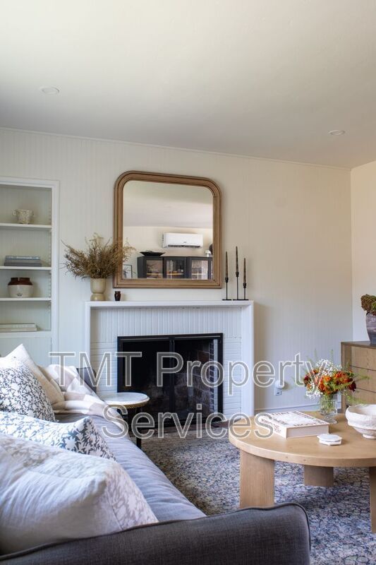 Building Photo - 2344-2346 Park Estates Dr.