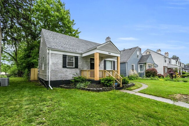 Building Photo - Renovated 3 Bedroom Home