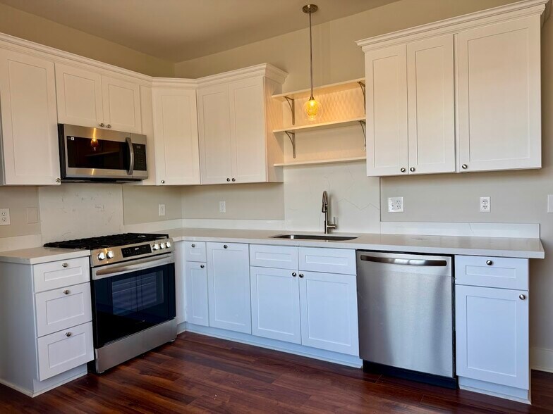 Building Photo - 3113 Louisiana Avenue Pky