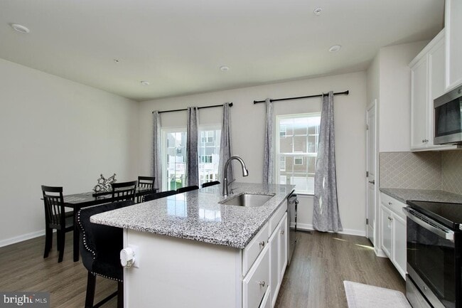 Building Photo - 74 Caswell Dr
