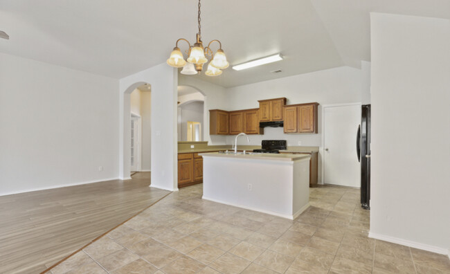 Kitchen area - 2629 Leslie Ln