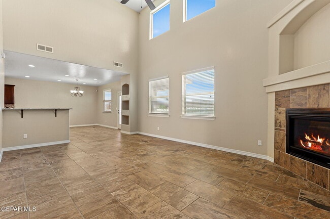 Building Photo - 405 Saltford Pl